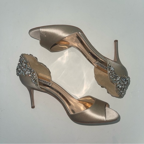 Badgley Mischka Collection Celeste Peep Toe Pump - Defect Missing One Rhinestone - Picture 13 of 17